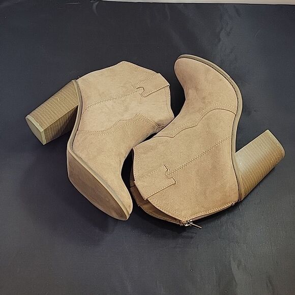 MERONA BLOCK HEEL POINTED TOE BACK ZIPPER CLOSURE SLIP ON BOOT - Picture 11 of 16